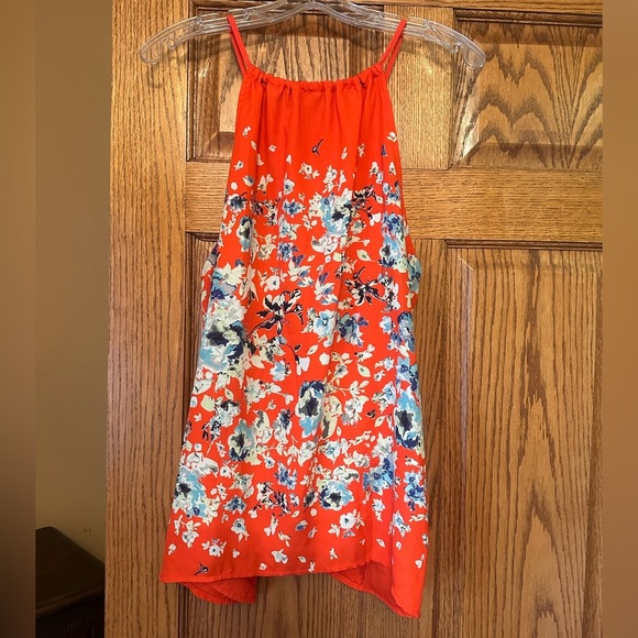 Stunning Floral Red Tank - Picture 2 of 7